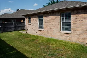 5213 Mirror Lake Dr, Haltom City, TX 76117 - Photo 12