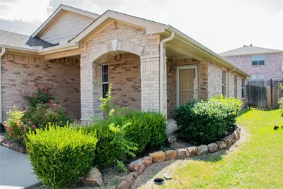 5213 Mirror Lake Drive, Haltom City, TX 76117 - Photo 2