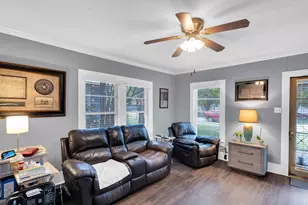 110 W Lampasas St, Ennis, TX 75119 - Photo 8