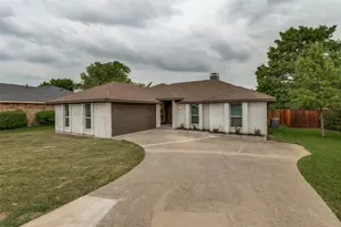 2525 Rosebud Ct, Carrollton, TX 75006 - Photo 2