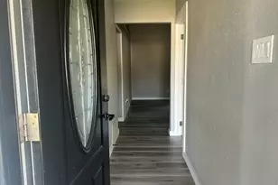 1513 Oakbrook Ct, Lancaster, TX 75134 - Photo 2