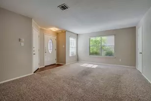 2032 Peregrine Ct, Lewisville, TX 75077 - Photo 6