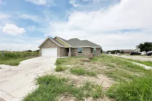 4036 Tarpon Springs Dr, Fort Worth, TX 76123 - Photo 2