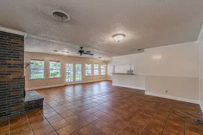 5828 Westcrest Drive W, Edgecliff Village, TX 76134 - Photo 6