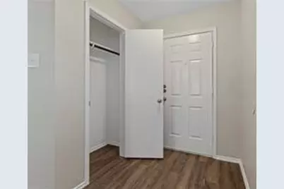 7045 Wax Berry Drive, Dallas, TX 75249 - Photo 12