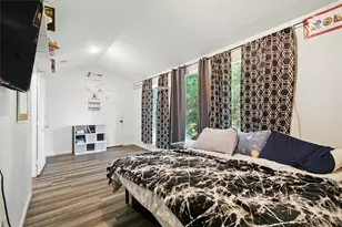 9853 Sophora Cir, Dallas, TX 75249 - Photo 30