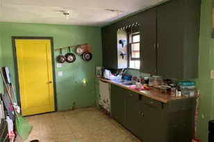 100 S Wright Ave, Kerens, TX 75144 - Photo 4