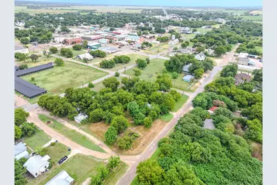 304 W Cleveland Avenue, Whitney, TX 76692 - Photo 10
