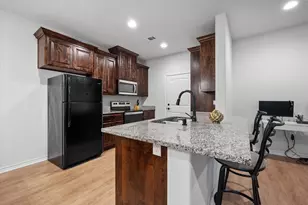 283 E Golden Oaks Dr, Mabank, TX 75156 - Photo 2