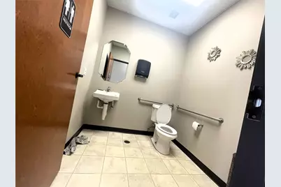 6100 W Pioneer Parkway #104, Arlington, TX 76013 - Photo 4