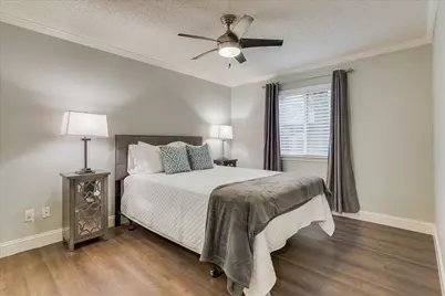 1717 Parkwood Drive, Grapevine, TX 76051 - Photo 14