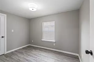 810 S Tyler St, Dallas, TX 75208 - Photo 12