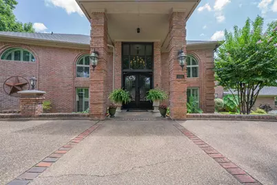 401 Canyon Creek Trail, Fort Worth, TX 76112 - Photo 2