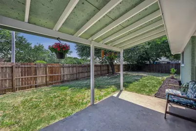 1138 Southwood Court, Lewisville, TX 75067 - Photo 4