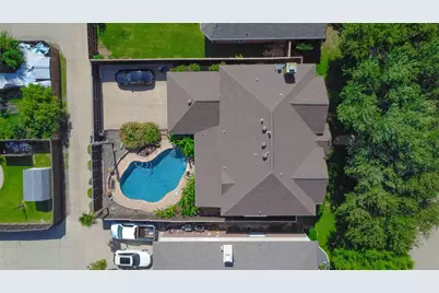 2713 Water Oak Drive, Grand Prairie, TX 75052 - Photo 2