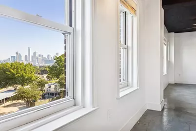 329 E Colorado Boulevard #305, Dallas, TX 75203 - Photo 10