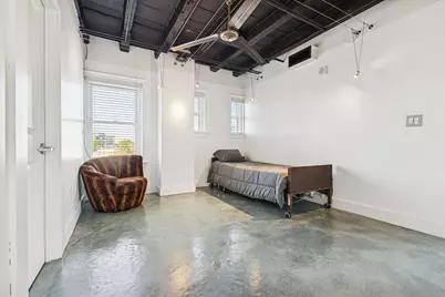 329 E Colorado Boulevard #305, Dallas, TX 75203 - Photo 16
