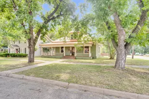 607 W Brown St, Ennis, TX 75119 - Photo 6