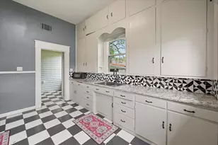 607 W Brown St, Ennis, TX 75119 - Photo 12