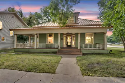 607 W Brown Street, Ennis, TX 75119 - Photo 2