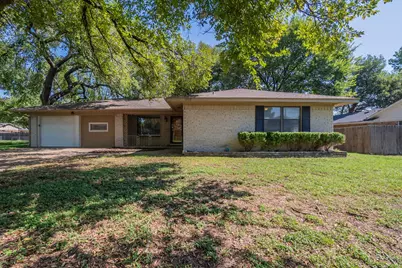 1202 Crestridge Street, Ennis, TX 75119 - Photo 1