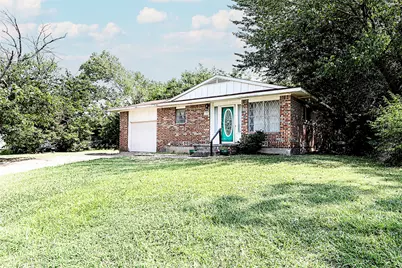 421 E Wilbarger Street, Bowie, TX 76230 - Photo 4