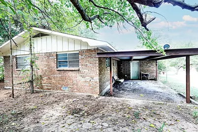 421 E Wilbarger Street, Bowie, TX 76230 - Photo 32