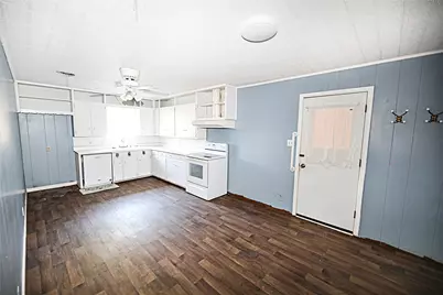 421 E Wilbarger Street, Bowie, TX 76230 - Photo 10