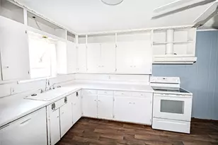421 E Wilbarger St, Bowie, TX 76230 - Photo 12