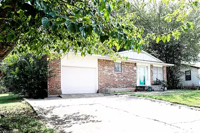 421 E Wilbarger Street, Bowie, TX 76230 - Photo 2