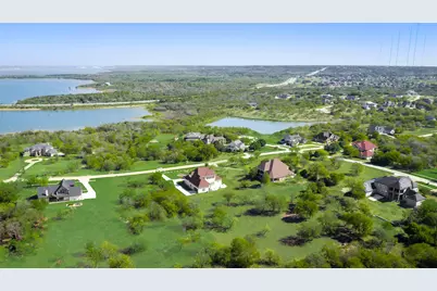 1016 Mallard Pointe Drive, Grand Prairie, TX 75104 - Photo 10