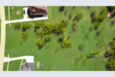 1016 Mallard Pointe Drive, Grand Prairie, TX 75104 - Photo 6