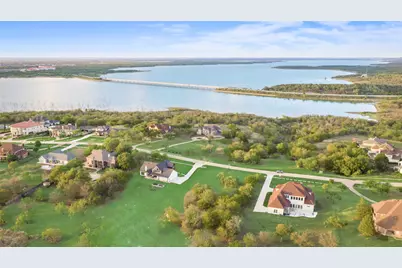 1016 Mallard Pointe Drive, Grand Prairie, TX 75104 - Photo 8