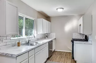 1414 Dove Dr, Garland, TX 75040 - Photo 2