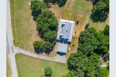 2701 Wills Way Drive, Granbury, TX 76049 - Photo 2