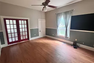704 Cherry St, Graham, TX 76450 - Photo 10