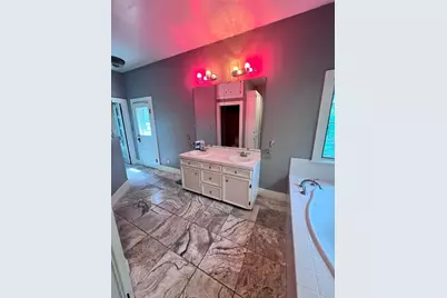 704 Cherry Street, Graham, TX 76450 - Photo 24