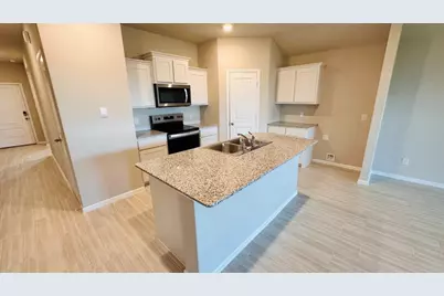 556 Crestridge Drive N, Cleburne, TX 76033 - Photo 4