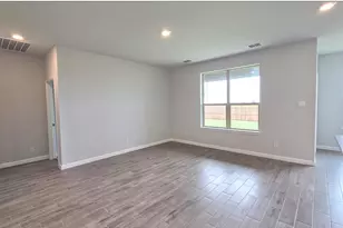 240 Kinley St, Grandview, TX 76050 - Photo 4