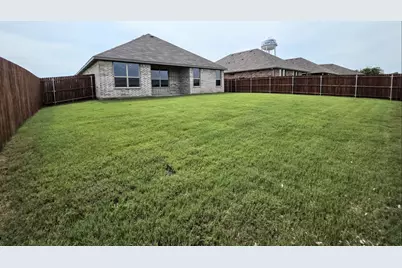 240 Kinley Street, Grandview, TX 76050 - Photo 14