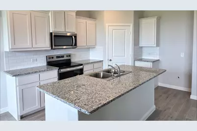 240 Kinley Street, Grandview, TX 76050 - Photo 2