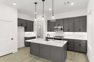 717 Kerrville Ln, Plano, TX 75075 - Photo 2