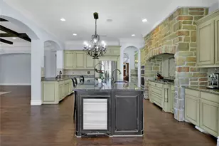 6625 Gehrig Cir, Burleson, TX 76028 - Photo 8