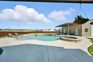 136 Mdw Vis Dr, Rhome, TX 76078 - Photo 2