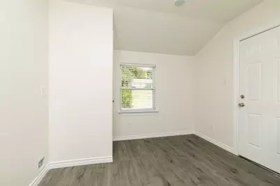 5801 Manhattan Drive, Fort Worth, TX 76107 - Photo 12