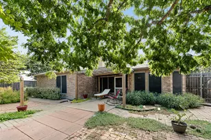 100 Jennings Dr, Waxahachie, TX 75165 - Photo 2