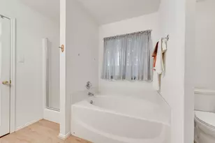 100 Jennings Dr, Waxahachie, TX 75165 - Photo 22