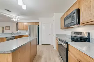 100 Jennings Dr, Waxahachie, TX 75165 - Photo 18