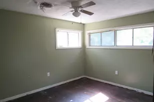 3708 Acree St, Beverly Hills, TX 76711 - Photo 10