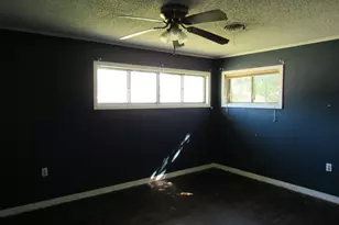 3708 Acree St, Beverly Hills, TX 76711 - Photo 8